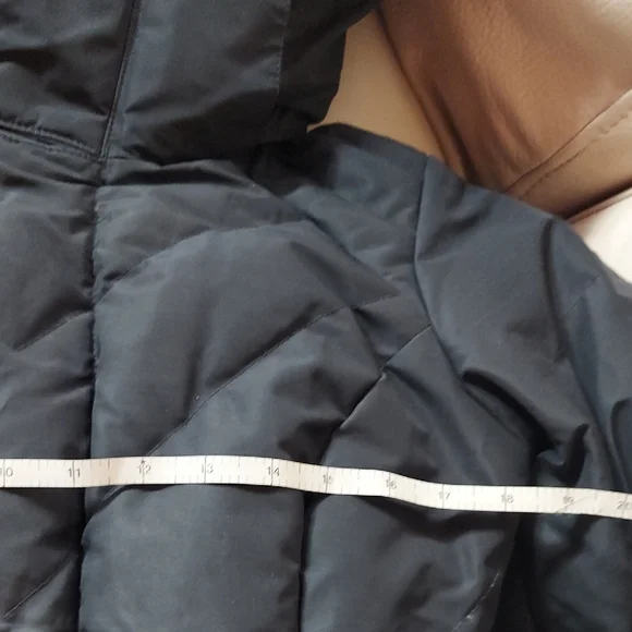 Oakley Women's Black Puffer Jacket with Fur Trim - Picture 11 of 11